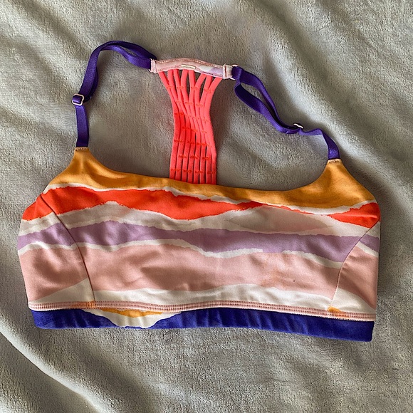 Lululemon sports bra Size 6 - Picture 1 of 2